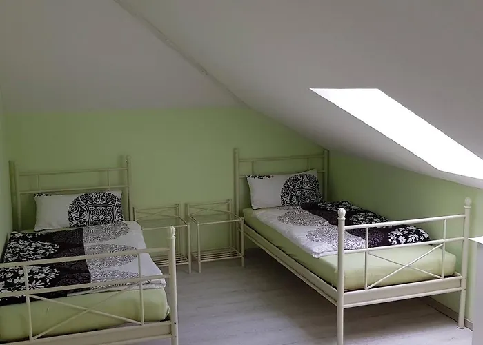 Ferienhaus Fichtenwalde, 160M², 3 Sz, 2 Baeder, Bis 6 Personen, Garten, Vdsl