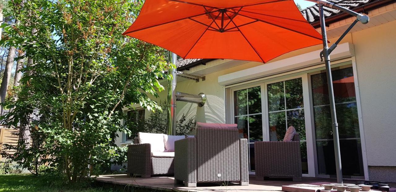 Fichtenwalde, 160m², 3 Sz, 2 Baeder, Bis 6 Personen, Garten, Vdsl Holiday home *