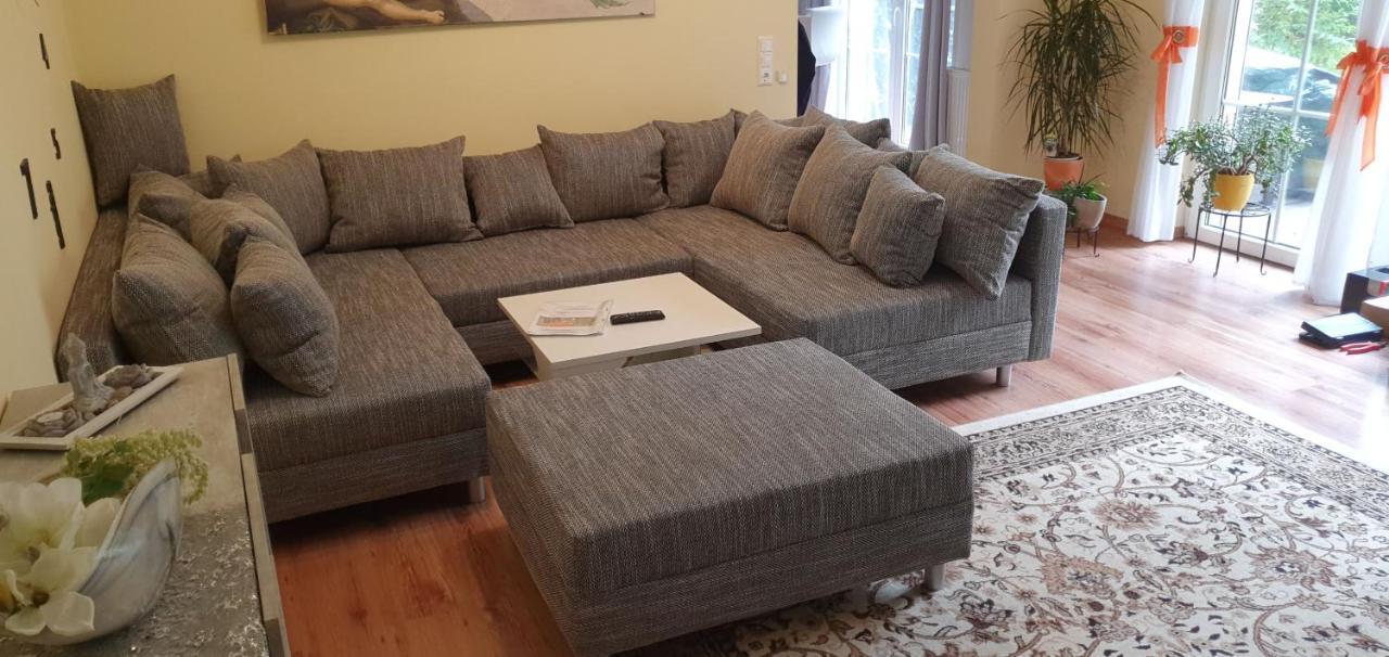 Fichtenwalde, 160m², 3 Sz, 2 Baeder, Bis 6 Personen, Garten, Vdsl Holiday home *