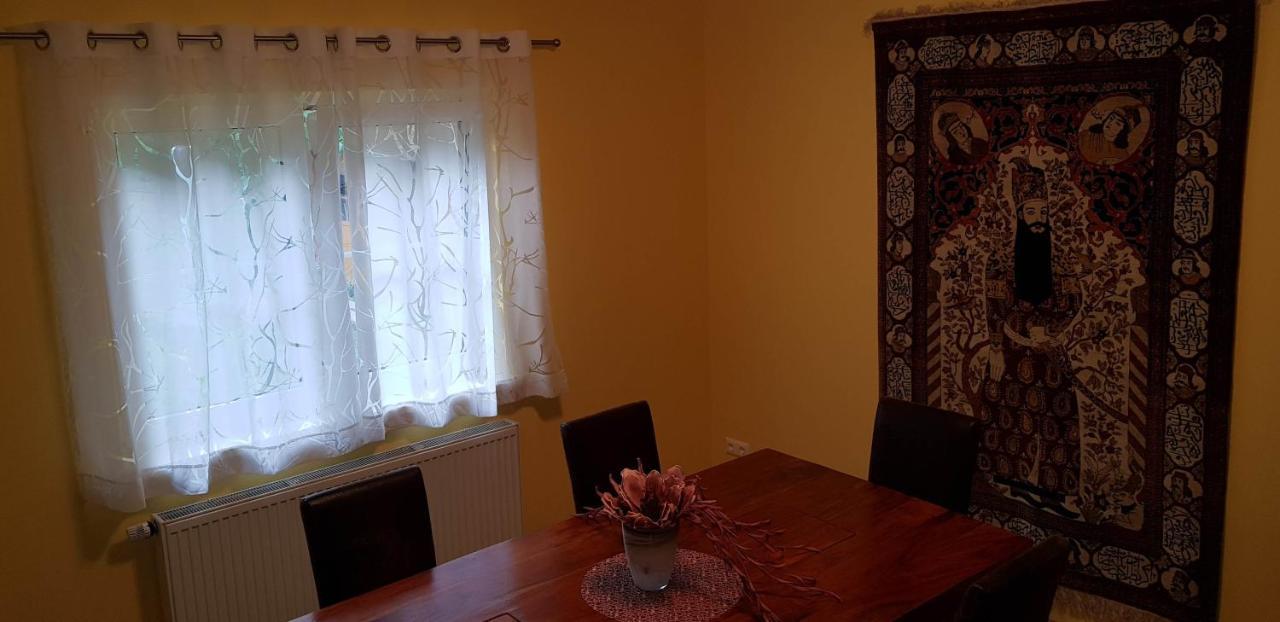 Holiday home Fichtenwalde, 160m², 3 Sz, 2 Baeder, Bis 6 Personen, Garten, Vdsl Fichtenwalde